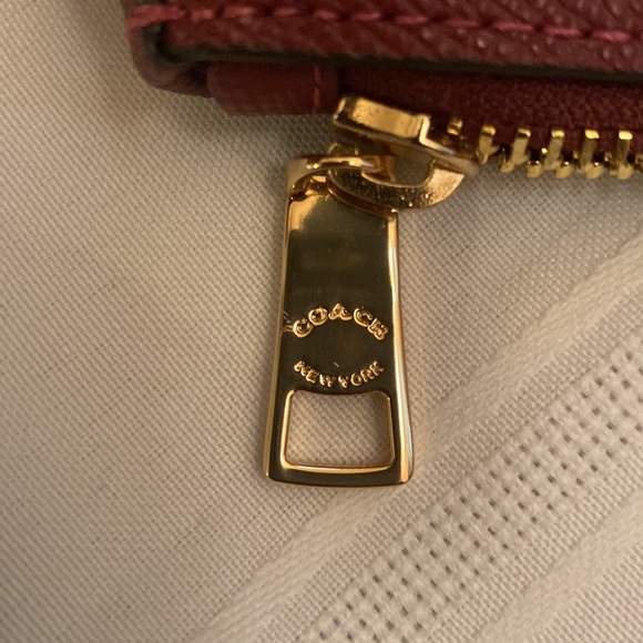 Authentic Coach Gallery Tote Bag - Picture 5 of 6